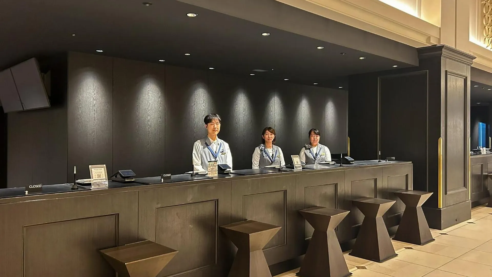 Liber Hotel Ósaka 4*,